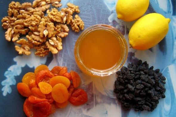 Med a sušené ovocie sú sladkosti, ktoré zvyšujú mužskú sexuálnu aktivitu